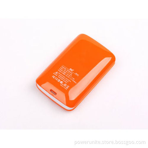 Mobile Power Bank with LED Torch, 6,600mAh Capacity